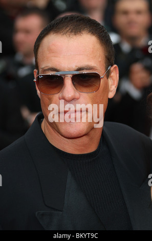 JEAN-CLAUDE VAN DAMME ROBIN HOOD PREMIERE CANNES FILM FESTIVAL 2010 PALAIS DES FESTIVAL CANNES Frankreich 12 Mai 2010 Stockfoto