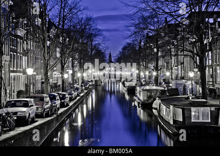 Kanal in der Nacht, Jordaan-Viertel Amsterdam Niederlande Stockfoto