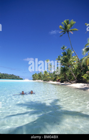 Schwimmen bei One Foot Island, Cook-Inseln Stockfoto