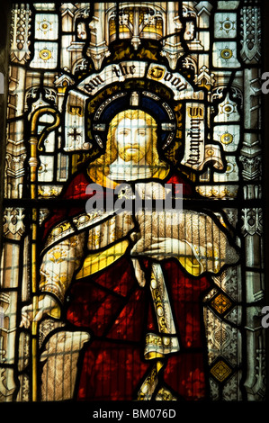 Jesus dargestellt die Shepard in Glasmalerei an der 13. Jahrhundert mittelalterliche Kirche der Heiligen Laurentius Canon Pyon Herefordshire Stockfoto