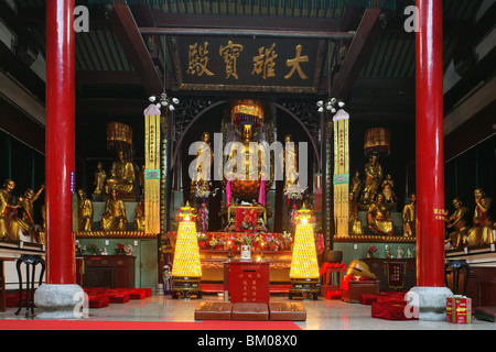 goldenen Buddhas, Wangfo Kloster, Jiuhuashan, Mount Jiuhua, Berg von neun Blüten, Jiuhua Shan, Anhui Provinz, China, Asien Stockfoto