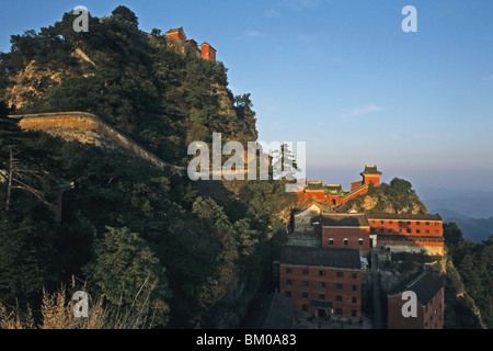 Tianzhu Feng, Klosterdorf, unterhalb der Spitze, Wudang Shan, Hubei Provinz, Wudangshan, Mount Wudang, UNESCO Welt kulturelle er Stockfoto