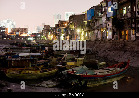 Alter Hafen mit Fischerbooten am Abend Siming Bezirk, Xiamen, Fujian Provinz, China, Asien Stockfoto