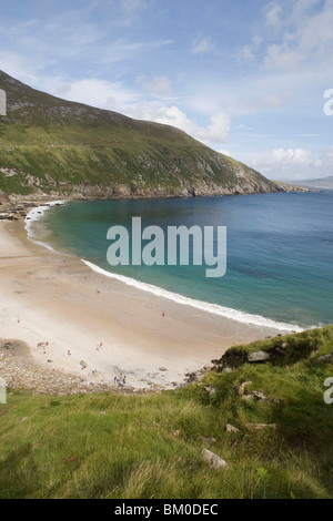 Keem Strand mit blauer Flagge, in der Nähe von Keem, Achill Island, County Mayo, Irland Stockfoto