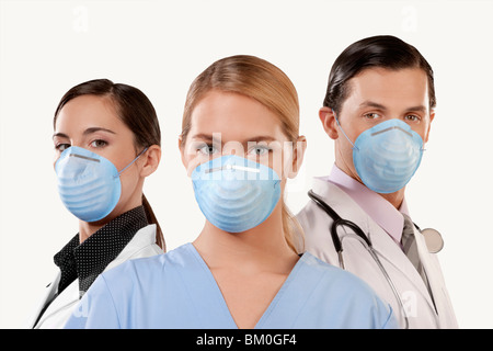 Porträt von Ärzten mit Grippe Masken Stockfoto