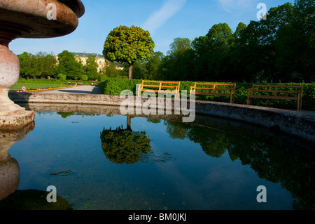 Hofgarten Brunnen Wasserreflexionen. München, Deutschland. Stockfoto