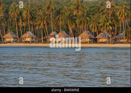 Bungalows in Bang Bao Beach, Ko Kood Stockfoto