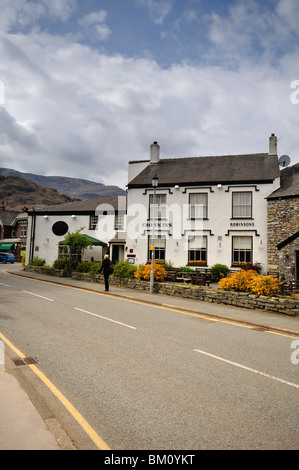 Das Crown Inn Coniston im Lake District Stockfoto