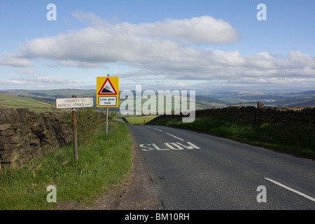 Straße nach Sutton-In-Craven, Yorkshire, England Stockfoto