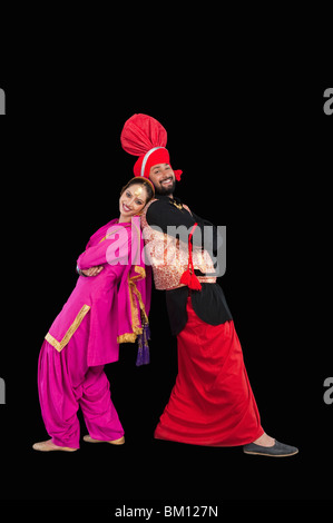 Bhangra traditioneller Volkstanz aus dem Punjab in Nordindien Stockfoto
