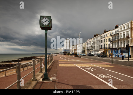 St. Leonards-on-Sea, Hastings, direkt am Meer. Stockfoto