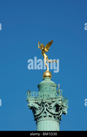 Der Genius of Liberty-Statue auf der Colon de Juillet in Place De La Bastille, Paris, Frankreich, Europa Stockfoto