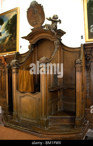 Konfessionelle Box St. James Jacques Santiago de Compostela Eglise De La Chapelle Kapelle Kerk Brüssel Belgien Stockfoto