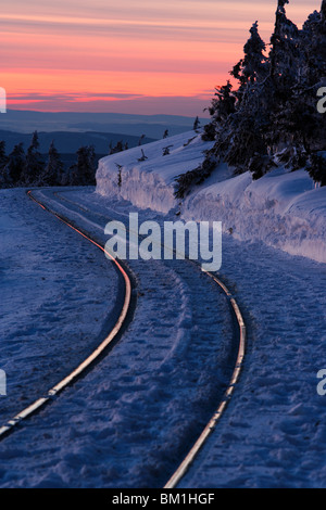 Schienen in Winterlandschaft Stockfoto