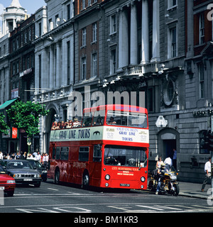 ROTEN DOPPELDECKER BUS O' CONNELL STREET DUBLIN IRLAND Stockfoto