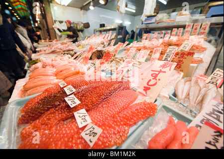 Lachs Sushi Rogen Nishiki Lebensmittel Markt, Kyoto, Japan, Asien Stockfoto