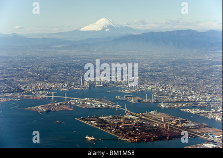 Luftaufnahme der Stadt Yokohama und Mount Fuji, Shizuoka Präfektur, Japan, Asien Stockfoto