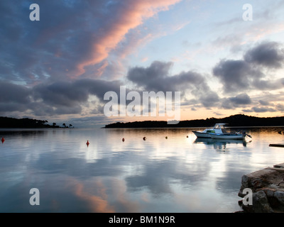 Fotoarchiv: Ruhige Adria Port nach Sturm in den Sonnenuntergang... Stockfoto