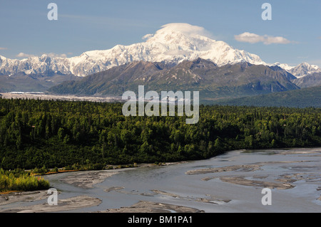 Mount McKinley (Denali Mount) und Chulitna River, Alaska, Vereinigte Staaten von Amerika, Nordamerika Stockfoto