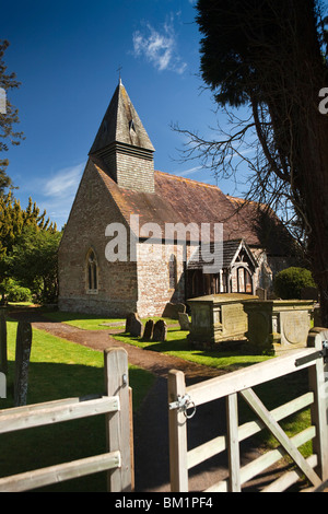 Großbritannien, England, Herefordshire, Putley Dorf Kirche, Tor in Kirchhof Stockfoto