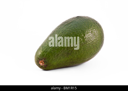 grünen Avocado isoliert auf weißem Hintergrund Stockfoto