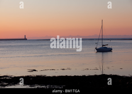 Sonnenaufgang im Hafen von Berwick-upon-Tweed Stockfoto