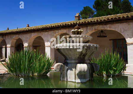 Hof-Brunnen, Mission San Miguel Arcangel, San Miguel, Kalifornien, Vereinigte Staaten von Amerika, Nordamerika Stockfoto