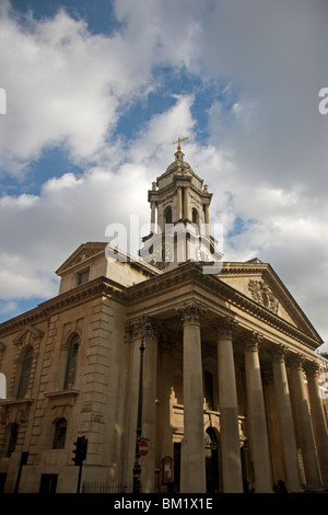 St.-Georgs-Hanover Square ist eine anglikanische Kirche im Zentrum von London, im frühen 18. Jahrhundert erbaut Stockfoto