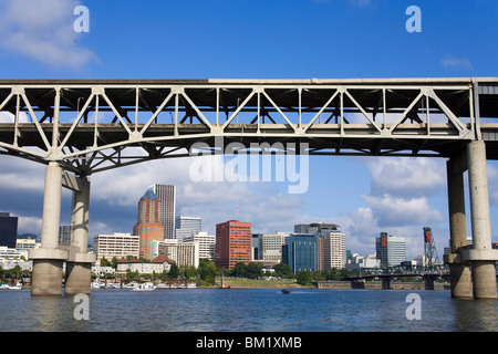 Marquam Bridge über den Willamette River, Portland, Oregon, Vereinigte Staaten von Amerika, Nordamerika Stockfoto