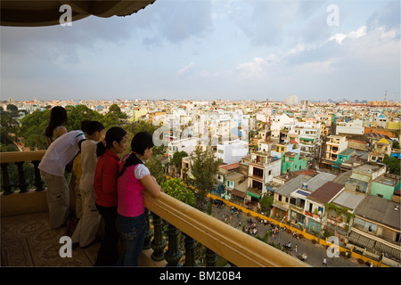 Blick von Ho-Chi-Minh-Stadt der Stupa vor Giac Lam Pagode auf 118 D Lac Long Quan. Stockfoto