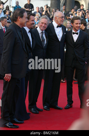 OLIVER STONE JOSH BROLIN MICHAEL DOUGLAS FRANK LINGELLA & SHIA LABEOUF WALL STREET PREMIERE CANNES FILM FESTIVAL 2010 PALAIS Stockfoto