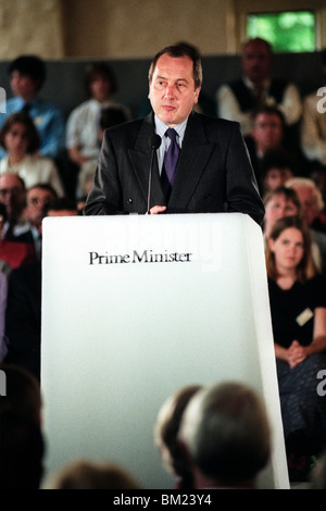 Staatssekretär für Wales Ron Davies sprechen vor Publikum während 1997 Referendum Ja Kampagne für die National Assembly for Wales Stockfoto