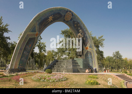 Statue von Ismail Samani (Ismoili Somoni), als Mahnmal, Duschanbe, Tadschikistan, Zentralasien Stockfoto