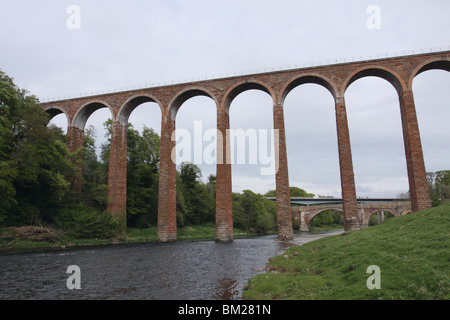 stillgelegten Leaderfoot Eisenbahnviadukt nahe Melrose Schottland Mai 2010 Stockfoto