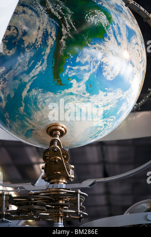 Detail einer Welt Zeit Globus, Flughafen Orly, Paris, Frankreich Stockfoto