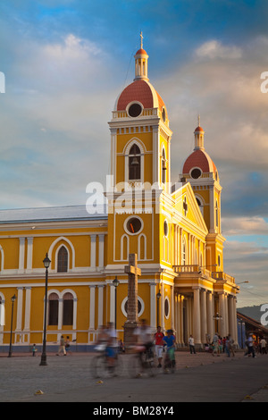 Kathedrale von Granada, Park Colon (Central Park), Granada, Nicaragua Stockfoto