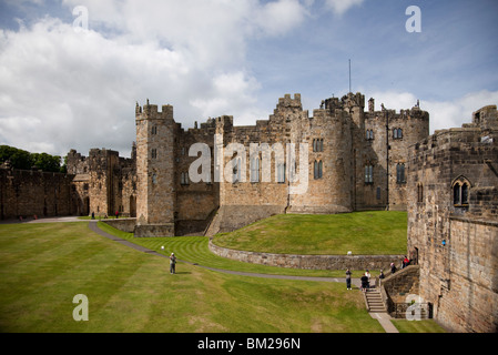 Der Bergfried aus der Fassade, Alnwick Castle, Northumberland, UK Stockfoto