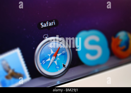 Ein Foto-Illustration der Safari Anwendung im Dock ein macbook Stockfoto