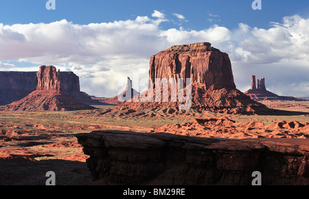 Monument Valley Navajo Tribal Park-Blick vom John Ford Point in der Nähe von Sunset - Utah und Arizona, USA Stockfoto