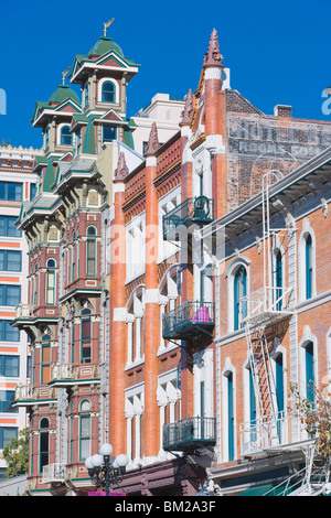 Gebäude auf der 5th Avenue, Gaslamp District, San Diego, Kalifornien, USA Stockfoto