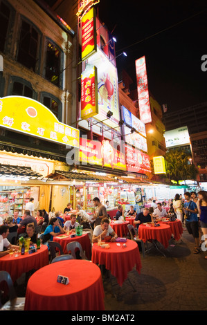 Restaurant im Freien, Petaling Street, Chinatown, Kuala Lumpur, Malaysia, Südost-Asien Stockfoto