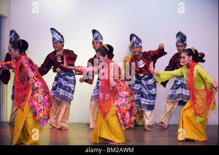 Kultur-Show im Fremdenverkehrsamt von Malaysia, Kuala Lumpur, Malaysia, Südost-Asien Stockfoto