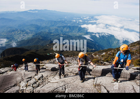 Klettersteig, Kinabalu National Park, Malaysias höchster Berg 4095m, Sabah, Borneo, Malaysia, Südost-Asien Stockfoto
