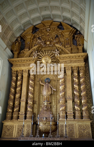 Innenraum der Basilika Bom Jesu in Alt-Goa, Indien Stockfoto