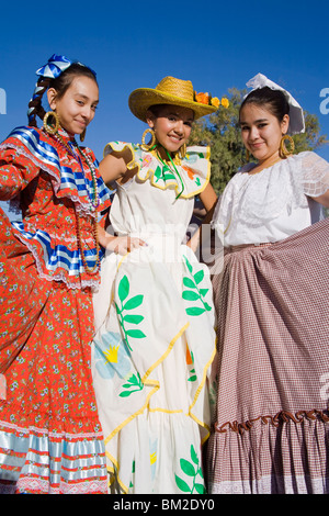 Folkloristische Tänzer, Tucson Rodeo Parade, Tucson, Arizona, USA Stockfoto