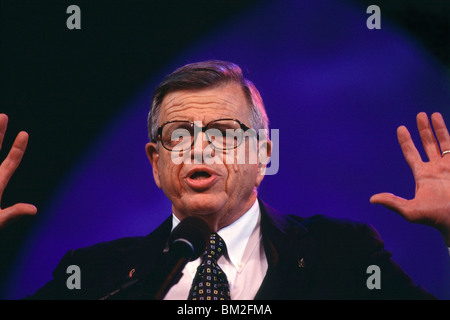 Charles W. Colson, eingesperrt für seine Beteiligung an Watergate, während Billy Graham Kreuzzug in Fresno, Kalifornien Stockfoto