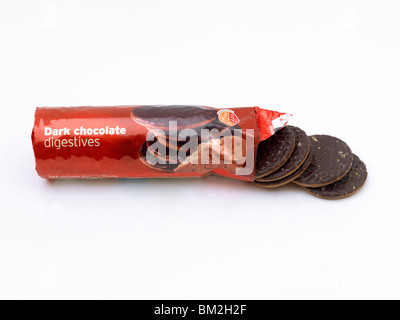 Offene Packung dunkle Schokolade Digestive Kekse Stockfoto