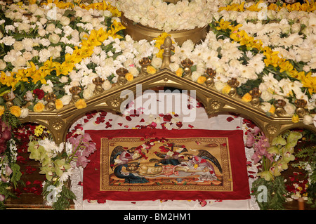 Griechisch orthodoxe Ostern Kirche Gottesdienst in Agia Sophia Kathedrale Interieur mit ...