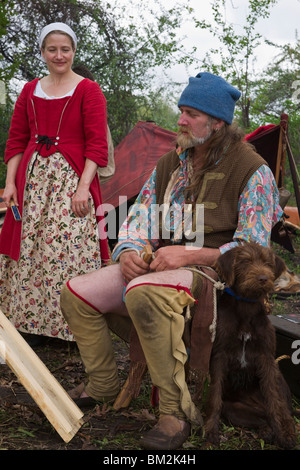 Tulip Time Festival Dutch Holland Michigan in den USA US-amerikanische Siedlerinnen und Siedler stellen in authentischen Trachten eine Frauenmesse hochauflösende Szenen nach Stockfoto