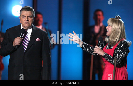 DON FRANCISCO TIME WARNER UND UNIVISON LÜFTEN 2010 SPIELE FIFA FUSSBALL-WELTMEISTERSCHAFT AUF LO MEJOR AUF NACHFRAGE EREIGNIS MIT SABADO GIGANTE TV SH Stockfoto